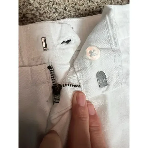 Gloria Vanderbilt Women's Chino Shorts, NWT, Size 14, White, Cotton, 5" inseam - Picture 3 of 8